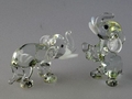 Elefantenpaar, klein sitzend und stehend kristallfarb.